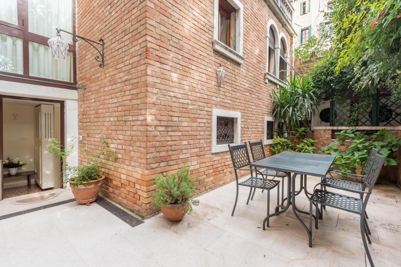 Ca' Dei Cuori On The Grand Canal Venice Exterior photo