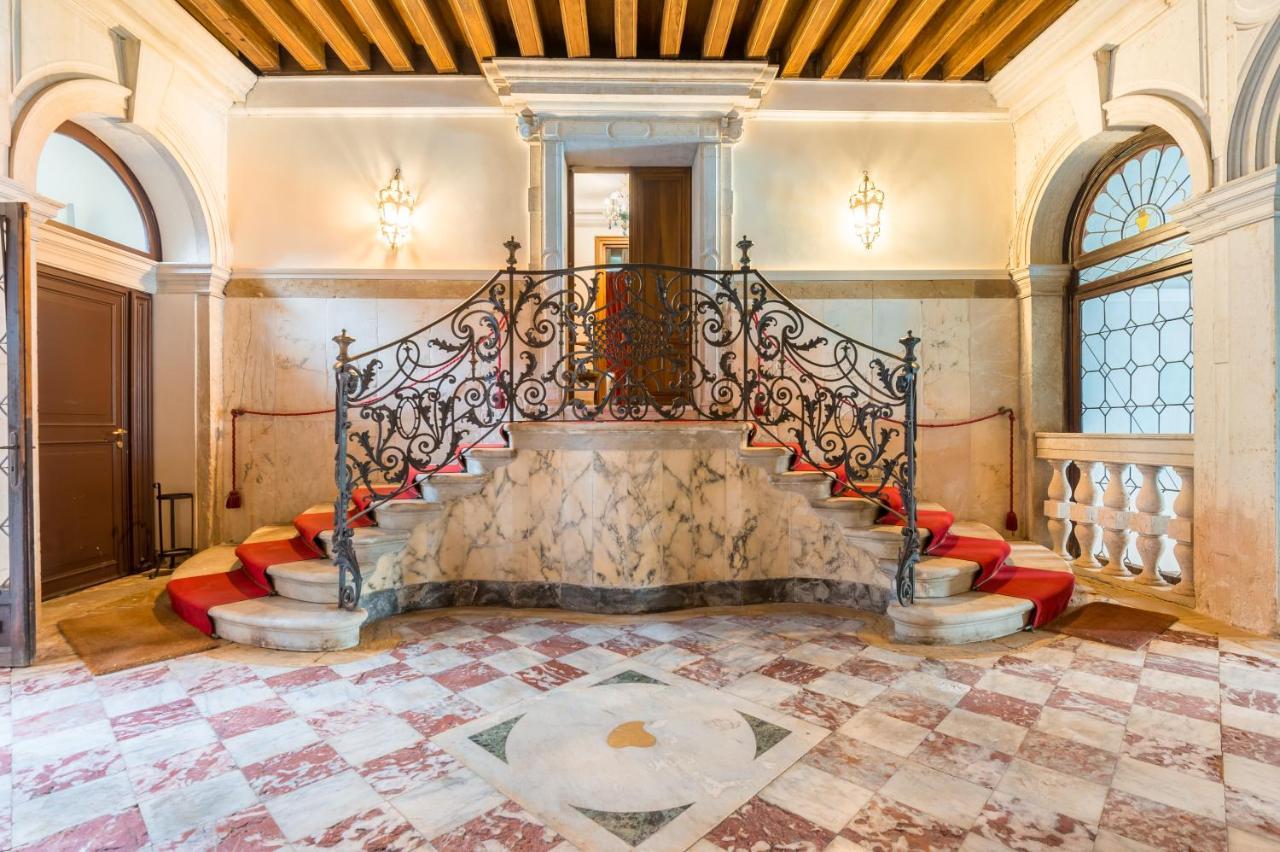 Ca' Dei Cuori On The Grand Canal Venice Exterior photo