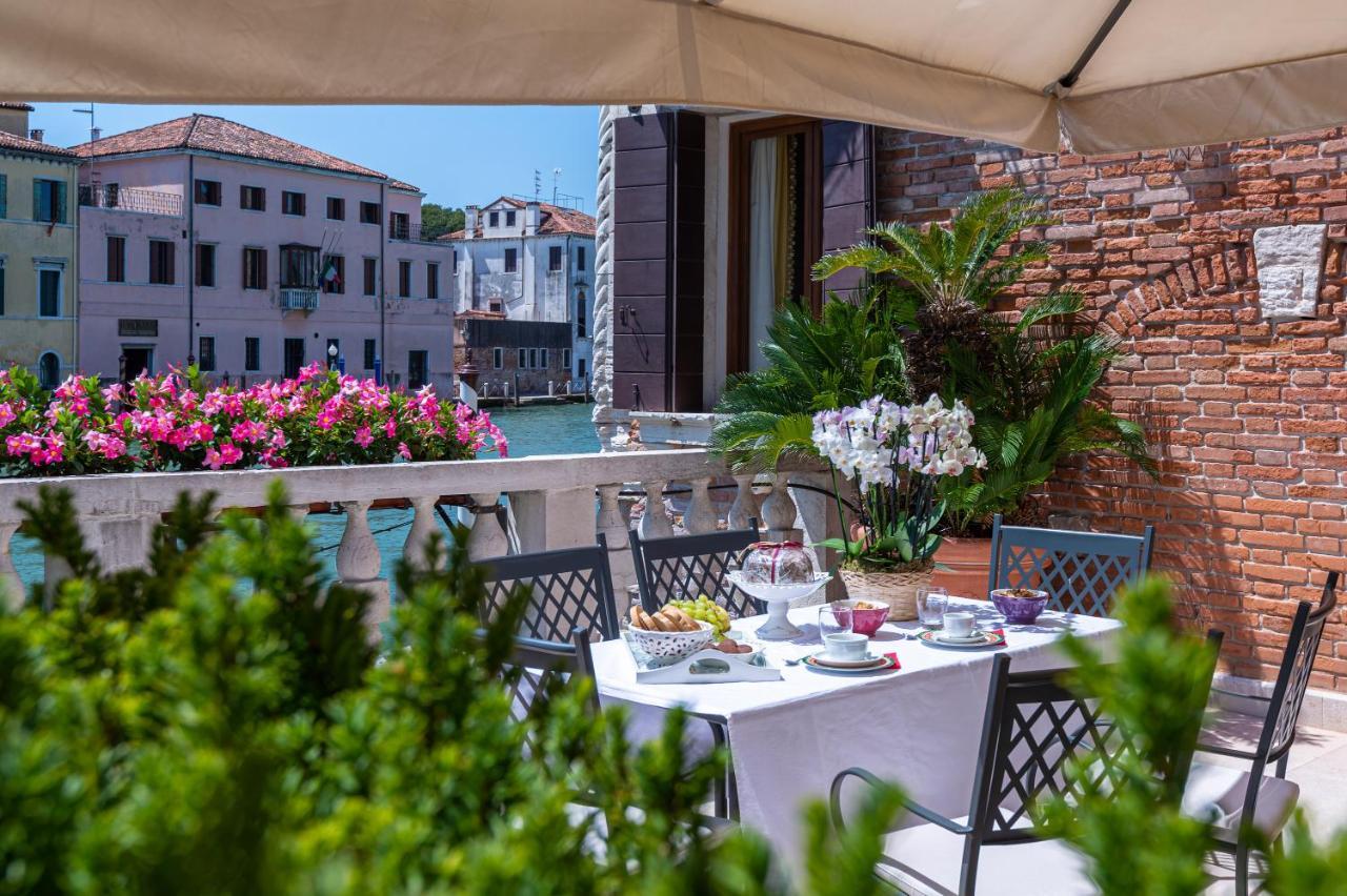 Ca' Dei Cuori On The Grand Canal Venice Exterior photo