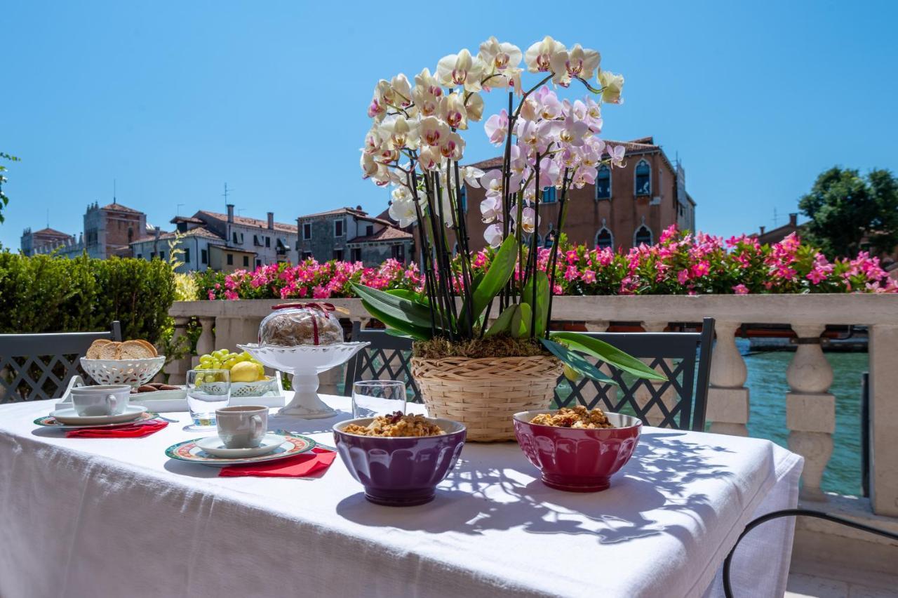 Ca' Dei Cuori On The Grand Canal Venice Exterior photo